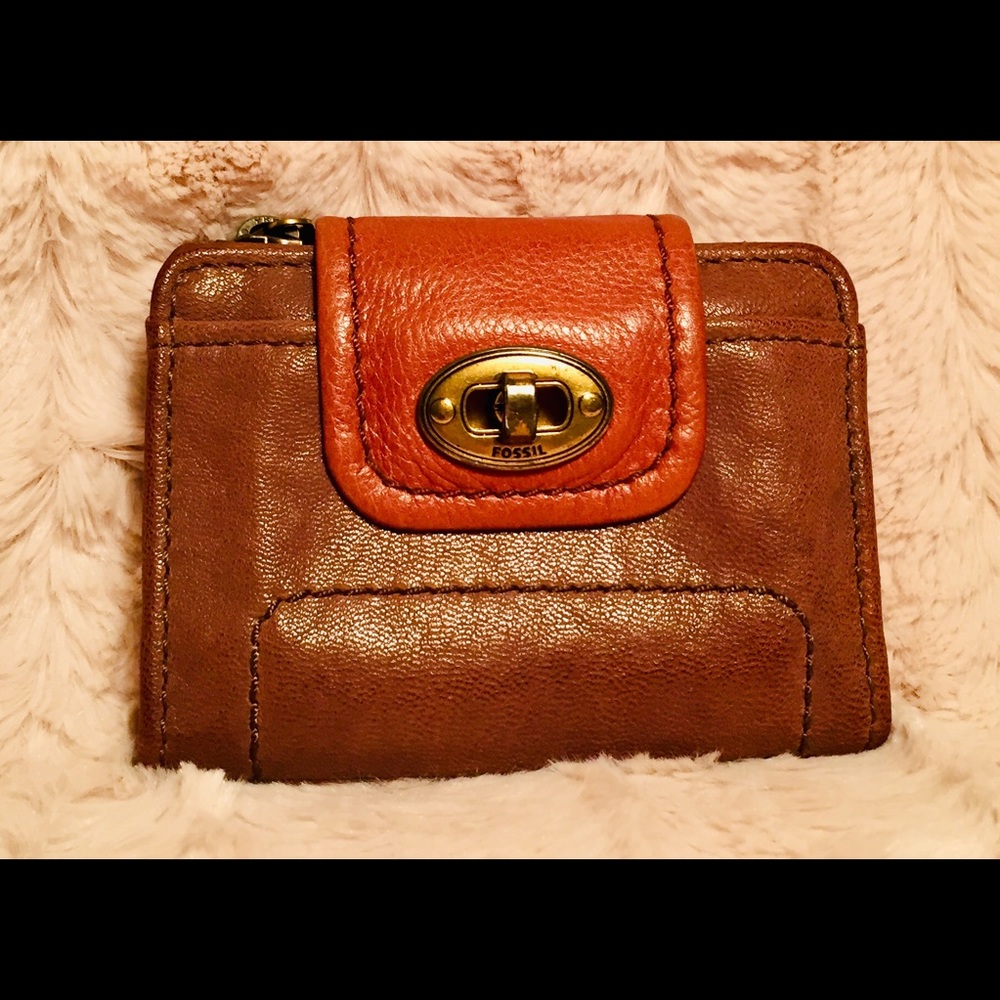 Fossil gray leather bifold wallet with twist lock